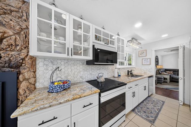 283 Brewster Ave, Sacramento, CA 95831