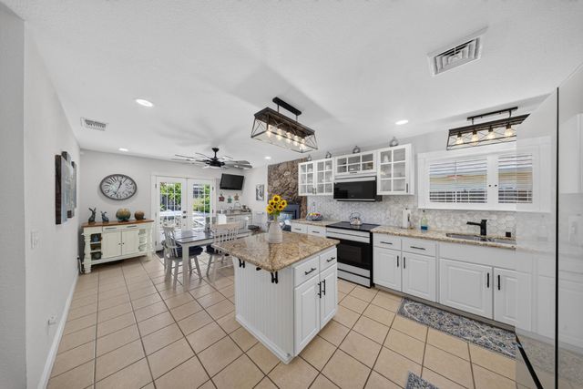 283 Brewster Ave, Sacramento, CA 95831