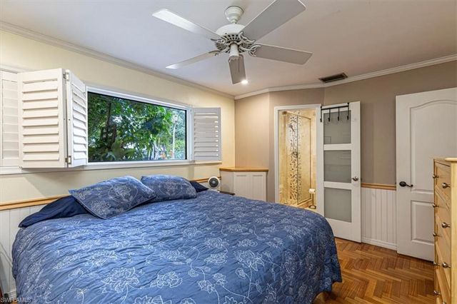 221 Viking WAY, Naples, FL 34110