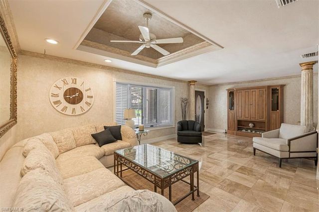 221 Viking WAY, Naples, FL 34110