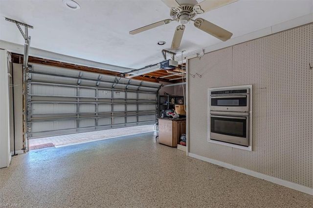 221 Viking WAY, Naples, FL 34110