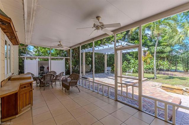 221 Viking WAY, Naples, FL 34110
