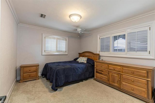 221 Viking WAY, Naples, FL 34110