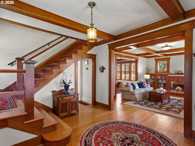15003 Nw SEWARD Rd, Vancouver, WA 98685