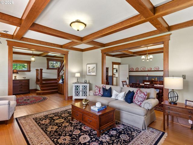 15003 Nw SEWARD Rd, Vancouver, WA 98685