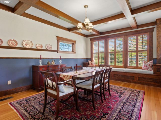 15003 Nw SEWARD Rd, Vancouver, WA 98685