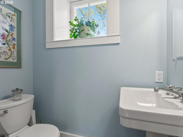 15003 Nw SEWARD Rd, Vancouver, WA 98685