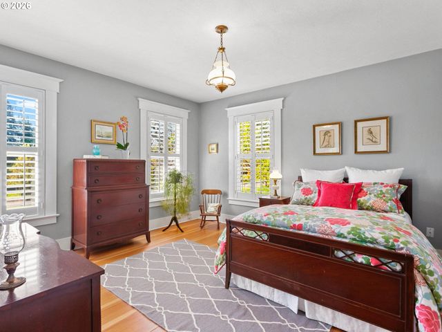 15003 Nw SEWARD Rd, Vancouver, WA 98685