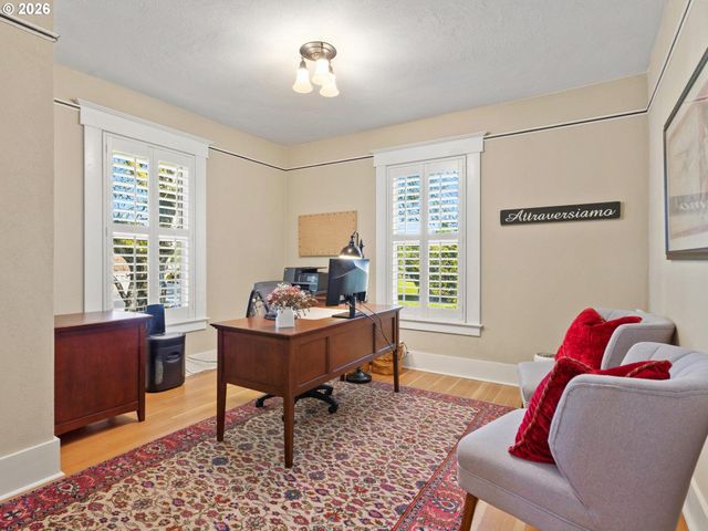 15003 Nw SEWARD Rd, Vancouver, WA 98685