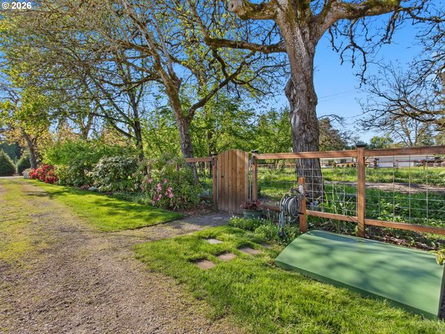 15003 Nw SEWARD Rd, Vancouver, WA 98685