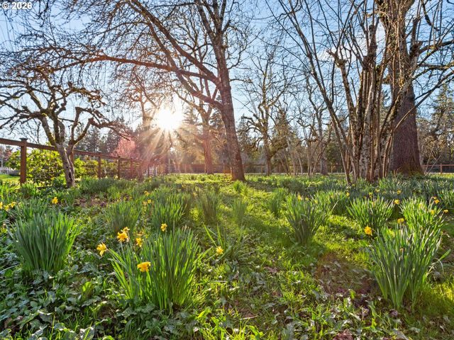 15003 Nw SEWARD Rd, Vancouver, WA 98685