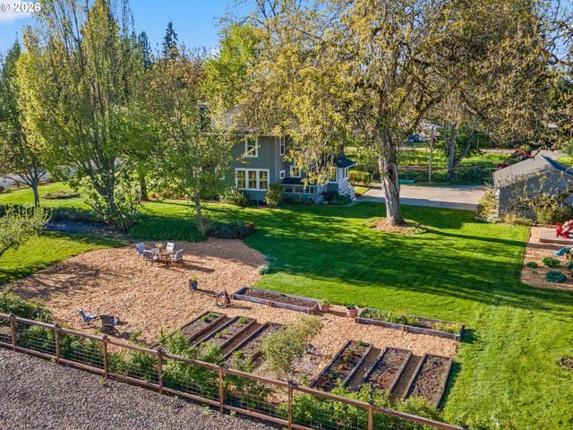 15003 Nw SEWARD Rd, Vancouver, WA 98685