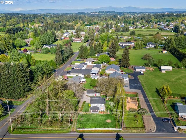 15003 Nw SEWARD Rd, Vancouver, WA 98685