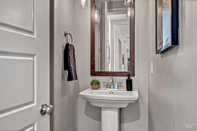 2115 E Lodge Trail Ct, Meridian, ID 83642