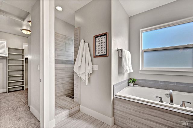 2115 E Lodge Trail Ct, Meridian, ID 83642