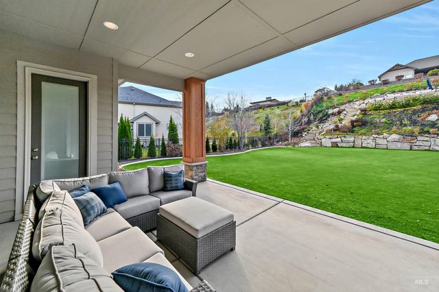 2115 E Lodge Trail Ct, Meridian, ID 83642