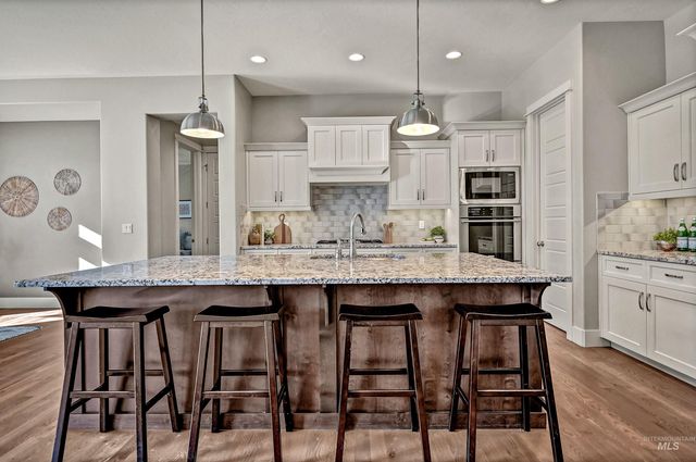 2115 E Lodge Trail Ct, Meridian, ID 83642