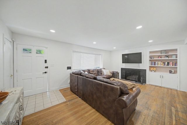 115 Willow Ave, North Plainfield Boro, NJ 07060
