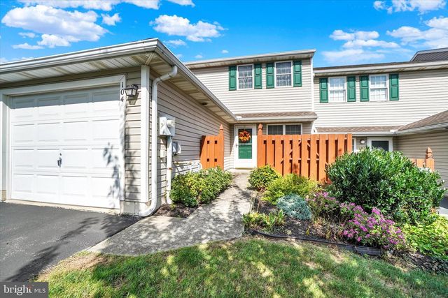 104 SPRUCE CT, York, PA 17408