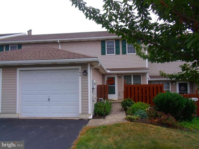 104 SPRUCE CT, York, PA 17408