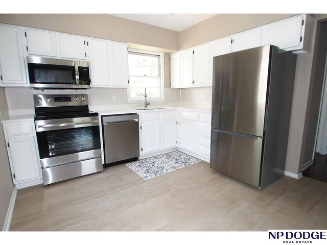 2405 S 123 Street, Omaha, NE 68144