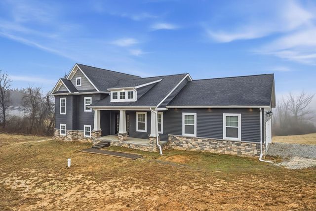 3642 Bauman Hill Road SE, Lancaster, OH 43130