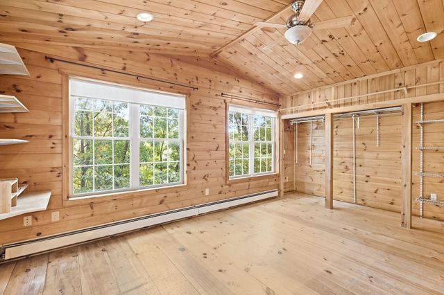 52 Central Ave, Ayer, MA 01432