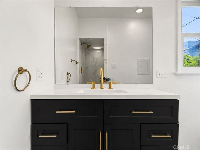 1147 24th, Santa Monica, CA 90403