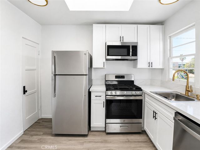 1147 24th, Santa Monica, CA 90403