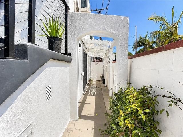 1147 24th, Santa Monica, CA 90403