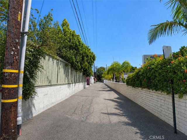 1147 24th, Santa Monica, CA 90403
