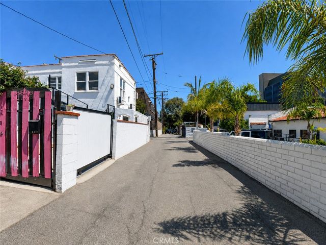 1147 24th, Santa Monica, CA 90403