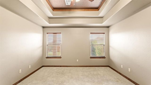 2100 Hackberry Creek Avenue, Yukon, OK 73099