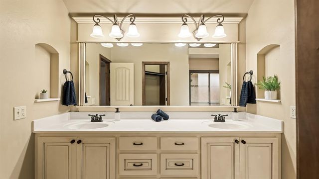 2100 Hackberry Creek Avenue, Yukon, OK 73099