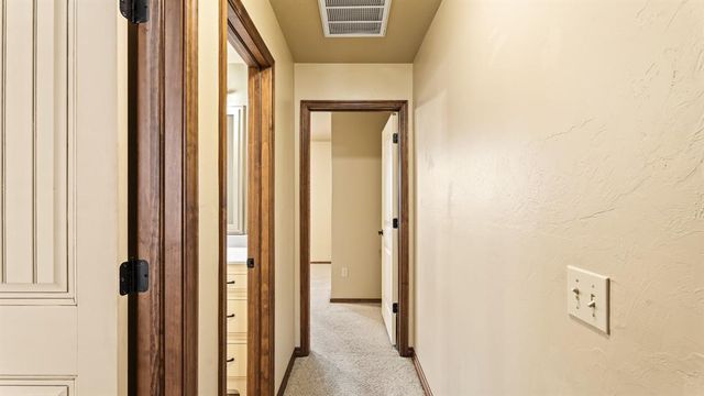 2100 Hackberry Creek Avenue, Yukon, OK 73099