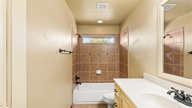 2100 Hackberry Creek Avenue, Yukon, OK 73099