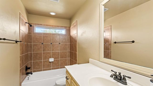 2100 Hackberry Creek Avenue, Yukon, OK 73099
