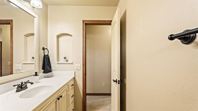 2100 Hackberry Creek Avenue, Yukon, OK 73099