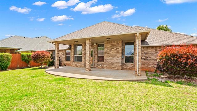 2100 Hackberry Creek Avenue, Yukon, OK 73099
