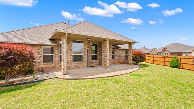 2100 Hackberry Creek Avenue, Yukon, OK 73099