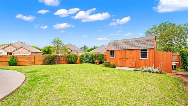 2100 Hackberry Creek Avenue, Yukon, OK 73099