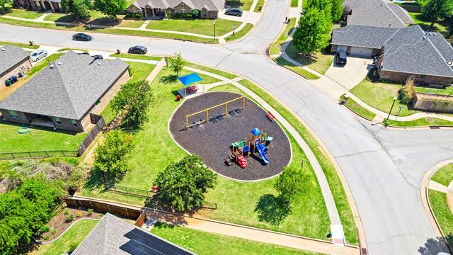 2100 Hackberry Creek Avenue, Yukon, OK 73099