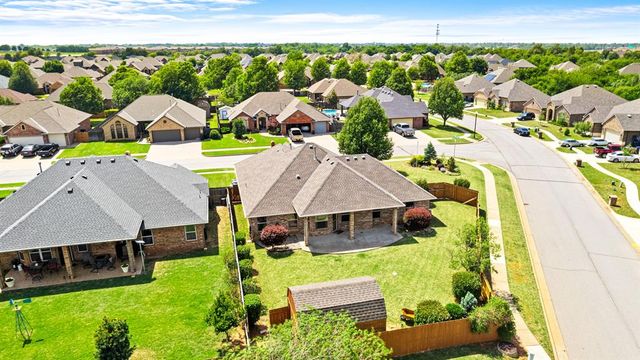 2100 Hackberry Creek Avenue, Yukon, OK 73099