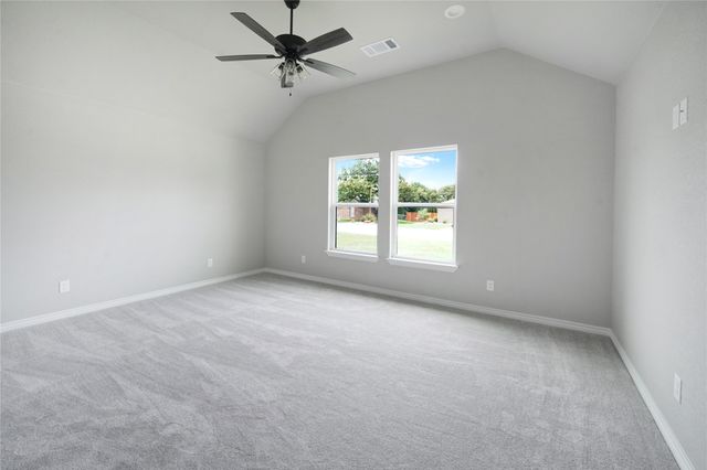 1607 W College, Jacksboro, TX 76458
