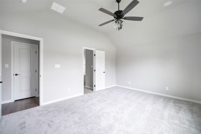 1607 W College, Jacksboro, TX 76458