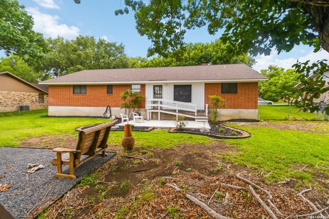 1529 Allison, New Braunfels, TX 78130