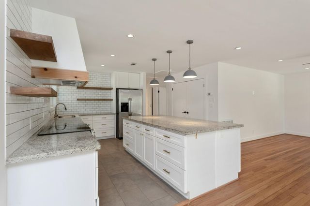 1834 Norcrest Drive, Houston, TX 77055