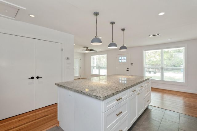 1834 Norcrest Drive, Houston, TX 77055
