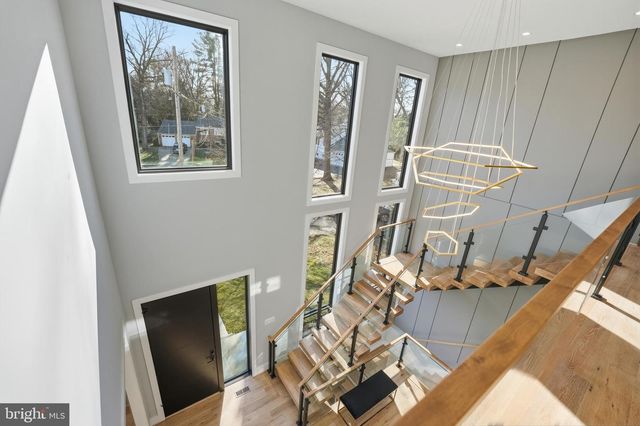 1715 MAXWELL CT, Mclean, VA 22101