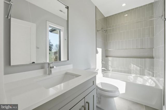 1715 MAXWELL CT, Mclean, VA 22101